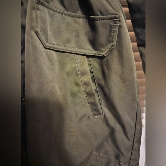 Army green winter coat - Picture 6 of 6